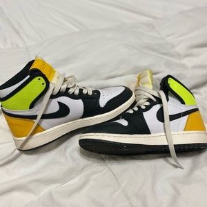 Jordan 1 Volt 4Y